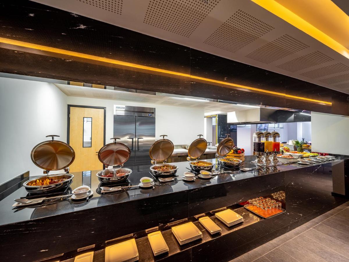 Galeria Plaza San Jeronimo Hotel Mexico By Eksteriør billede The buffet at the lounge