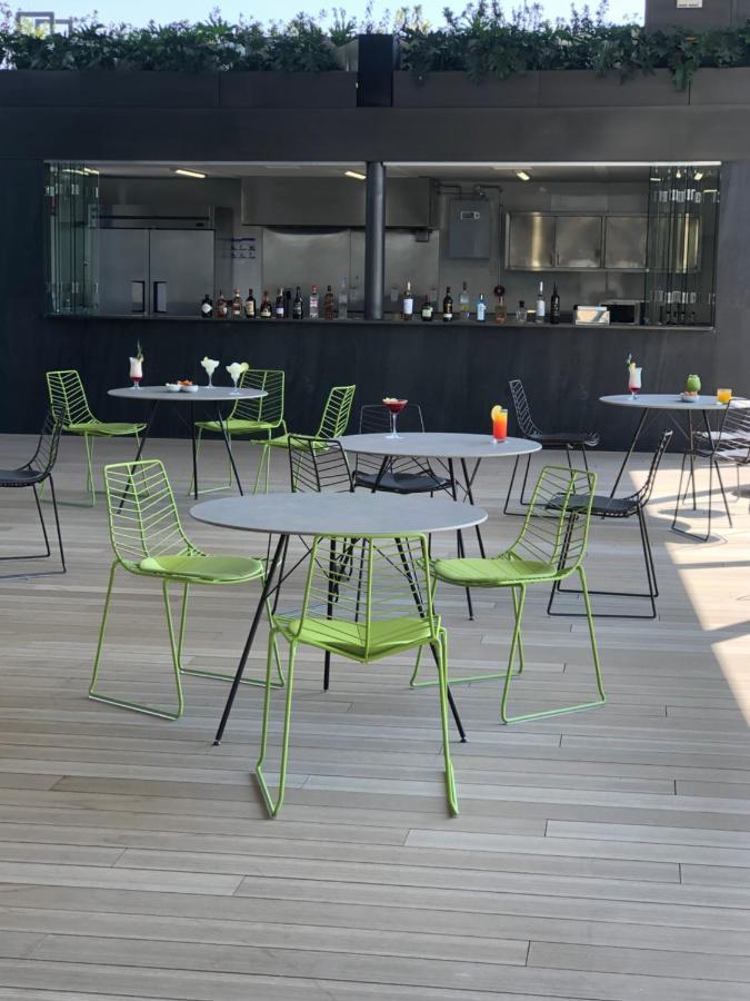 Galeria Plaza San Jeronimo Hotel Mexico By Eksteriør billede Wire chairs