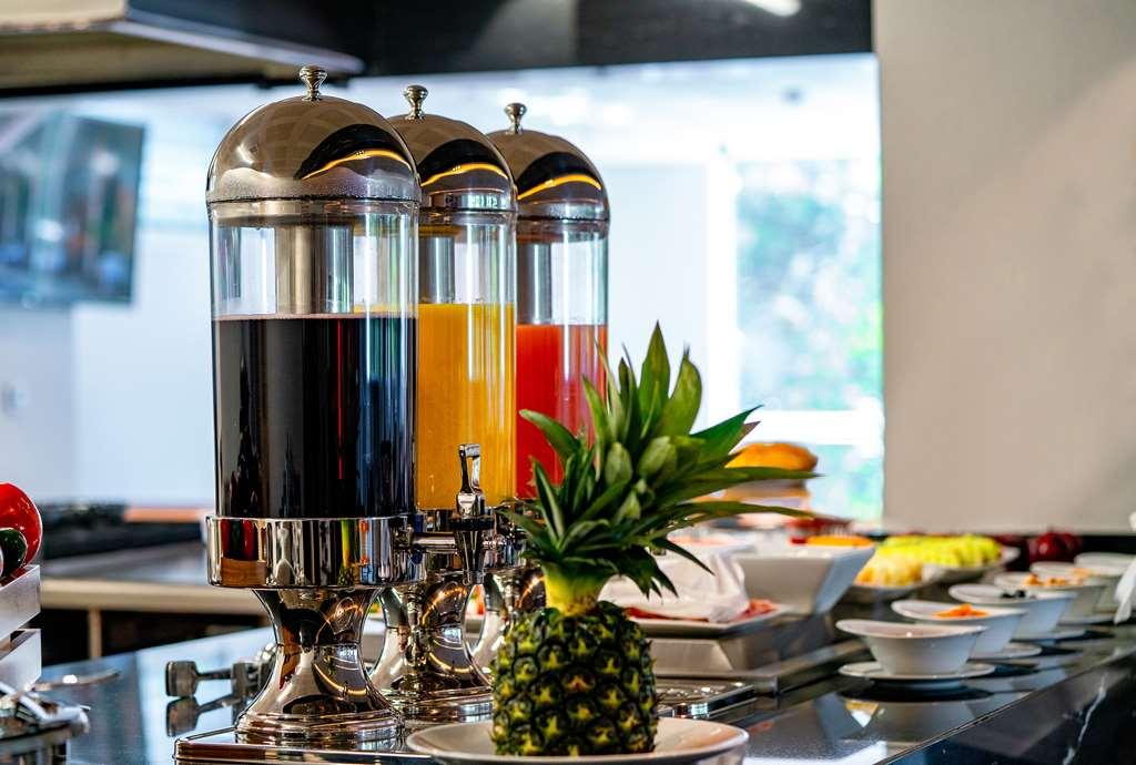 Galeria Plaza San Jeronimo Hotel Mexico By Restaurant billede Juice dispensers
